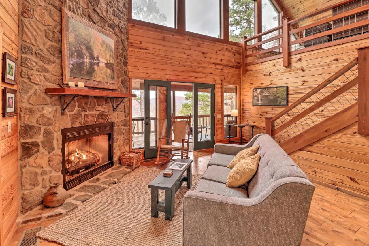 Piney Bluff Retreat With Mountain Views! Villa Luaran gambar