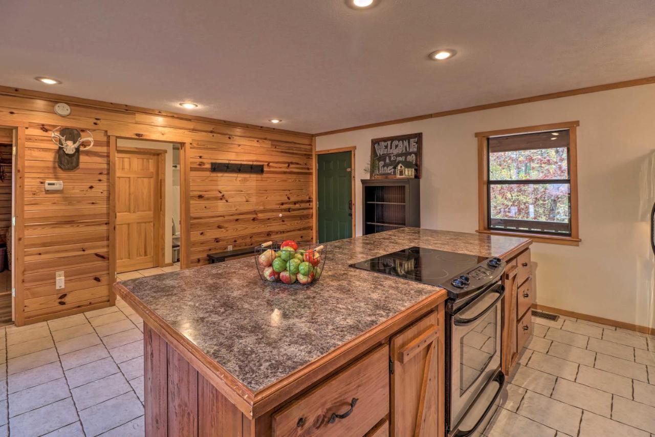 Piney Bluff Retreat With Mountain Views! Villa Luaran gambar
