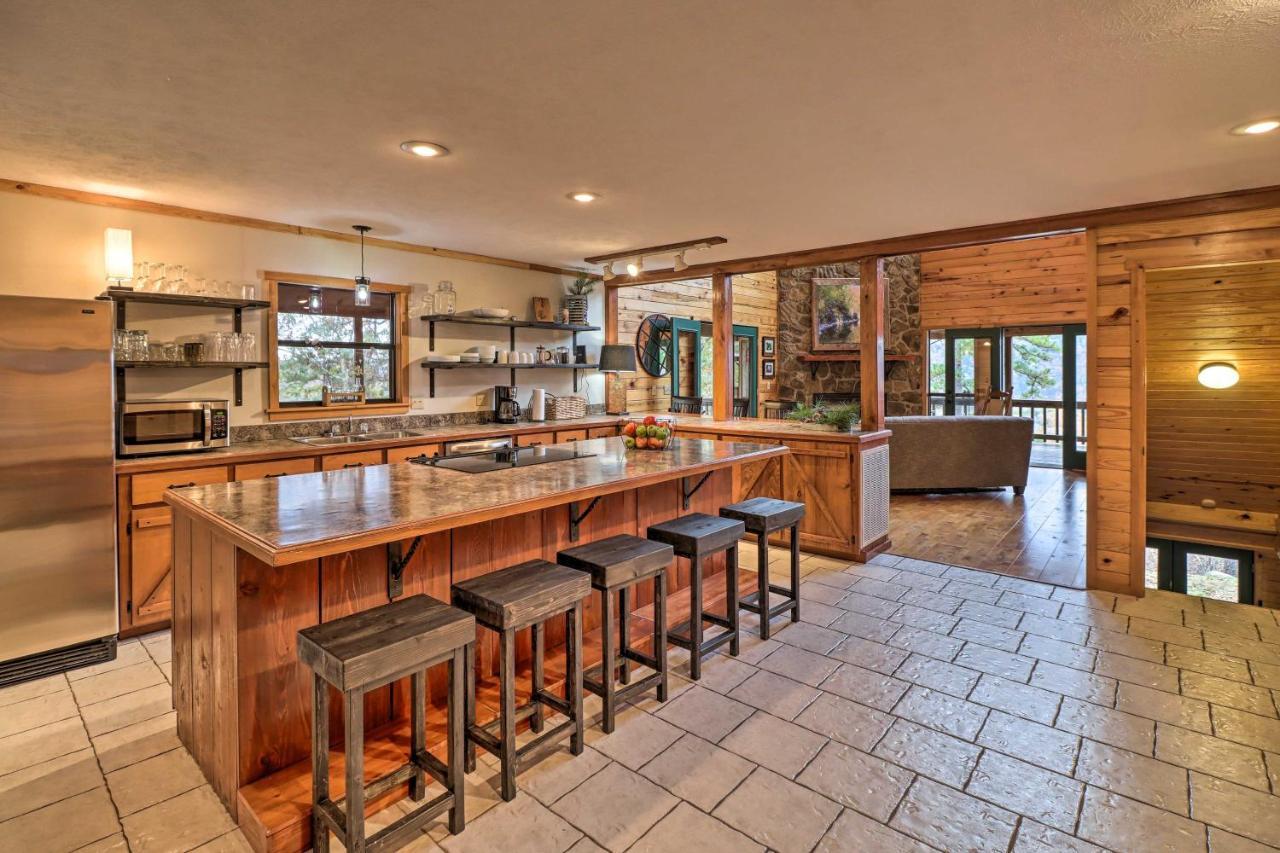 Piney Bluff Retreat With Mountain Views! Villa Luaran gambar