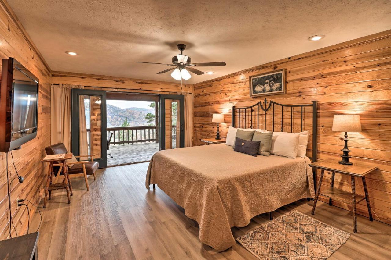 Piney Bluff Retreat With Mountain Views! Villa Luaran gambar