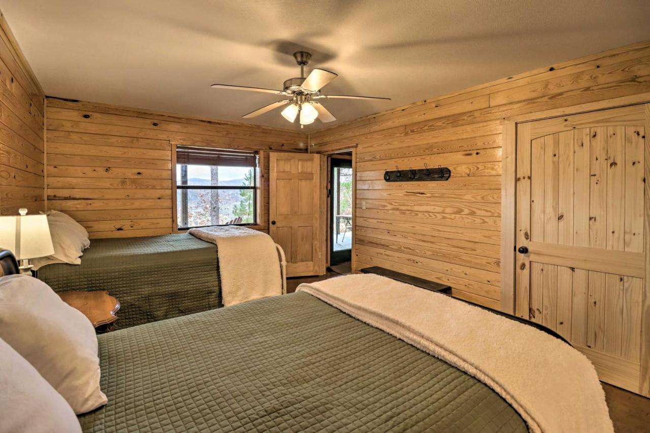 Piney Bluff Retreat With Mountain Views! Villa Luaran gambar